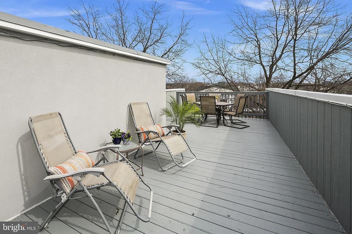4 bed, 4.5 bath, 2400 sqft, $7,400 — Photo 1
