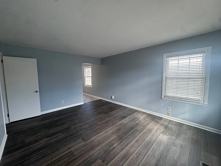 908 Rochester Dr — Photo 11
