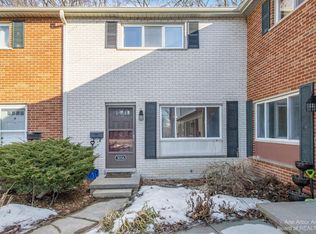 3056 Williamsburg Rd, Ann Arbor, MI 48108