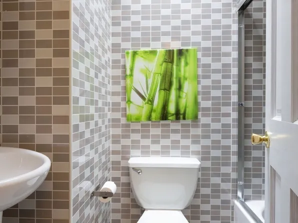 112 Mulberry Street image 1 of 8