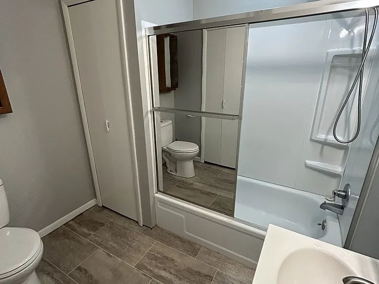 205 E Maple St #4 — Photo 5