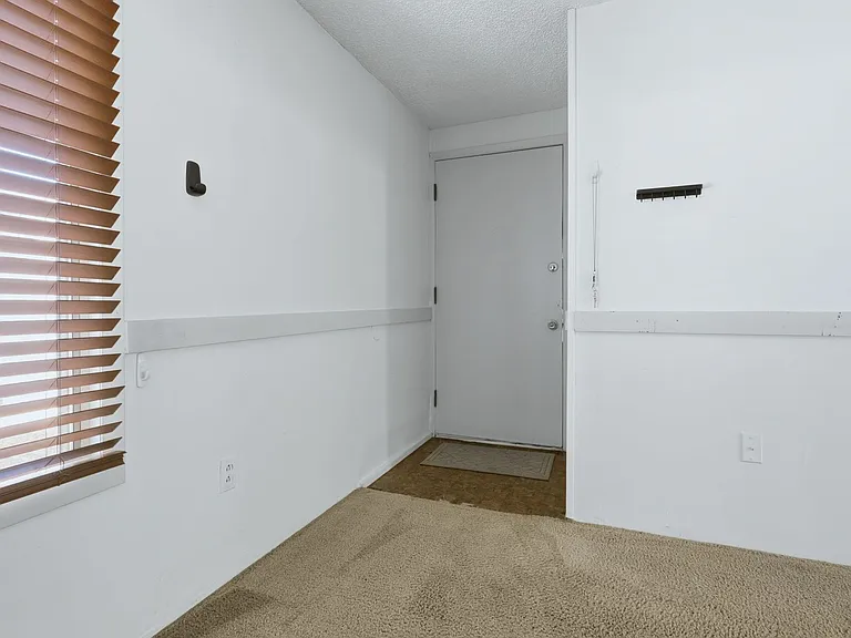 415 Lewis St — Photo 3