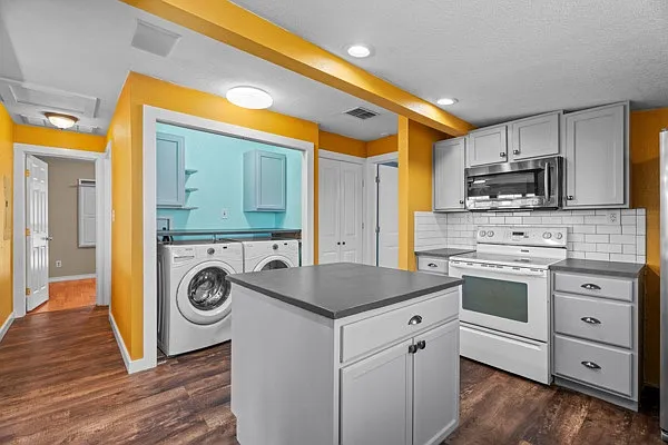286 Castin Ln — Photo 11