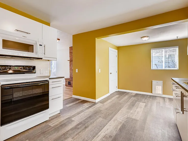 1237 Main St — Photo 10