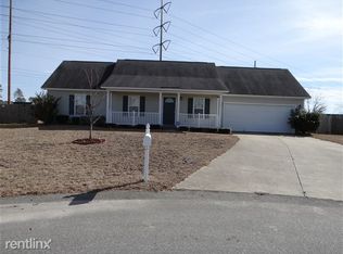 406 Turret Ct, Hope Mills, NC 28348