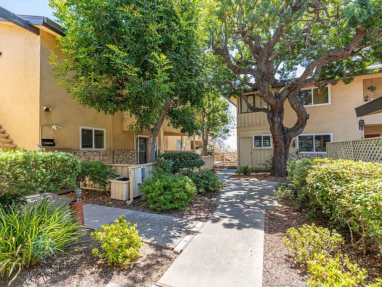 385 Cliff Dr #9 — Photo 20