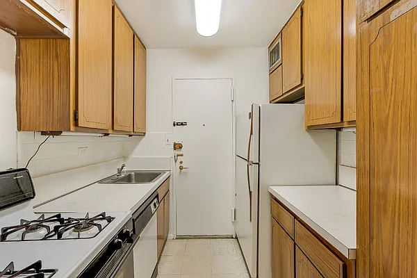 Sold by Level Group | media 19