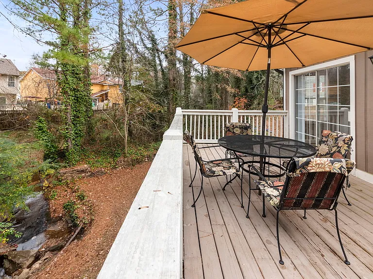 646 Woodcrest Manor Dr #A — Photo 7