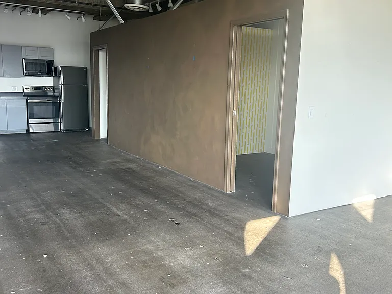 2404 Wilshire Blvd #11D — Photo 12