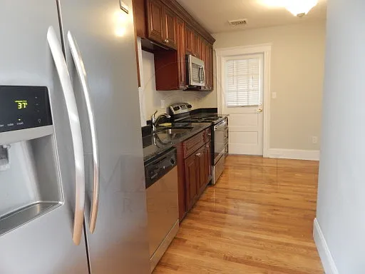 11 Sycamore St #2 — Photo 3