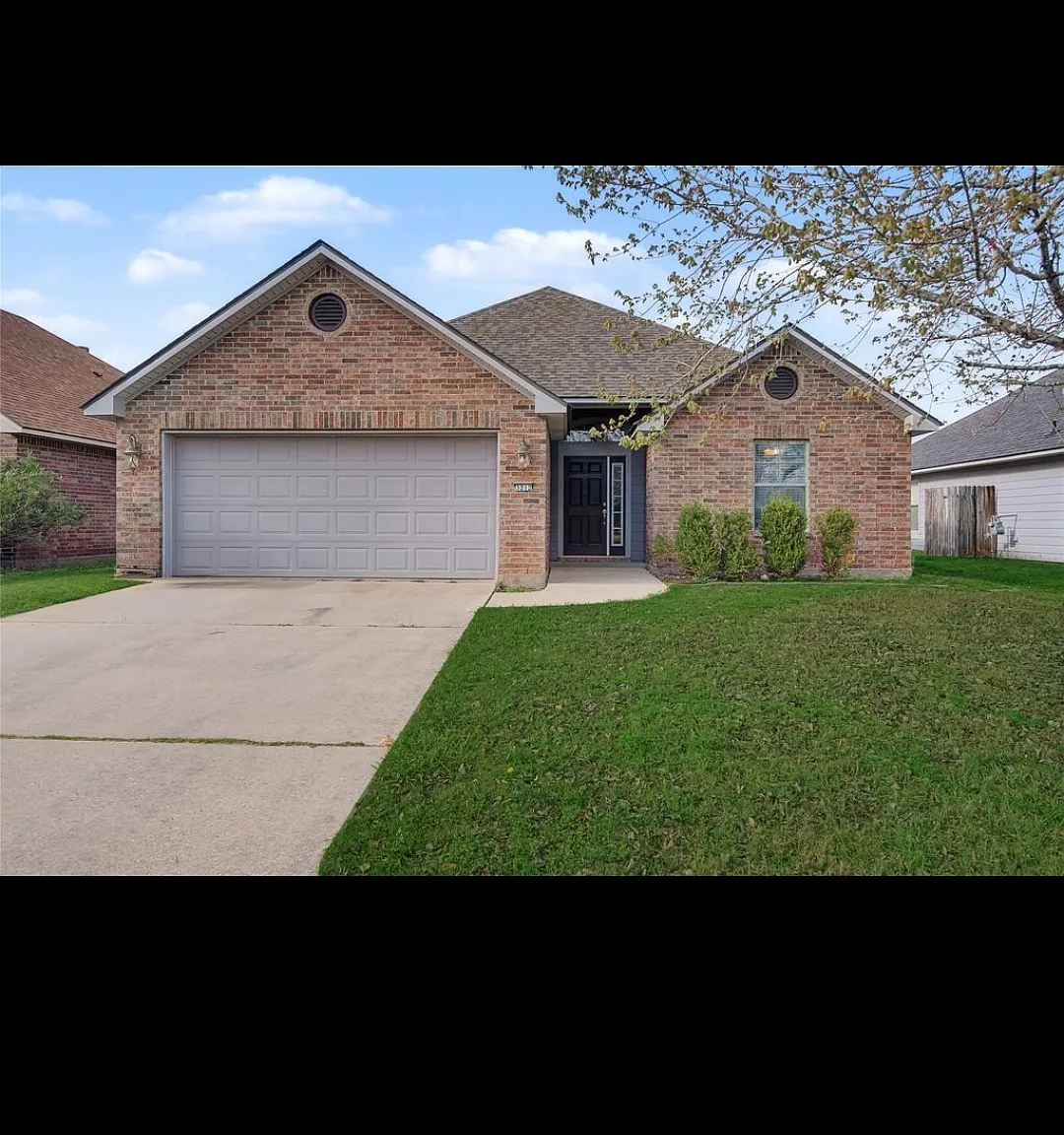 3212 Grand Lake Dr — Photo 2