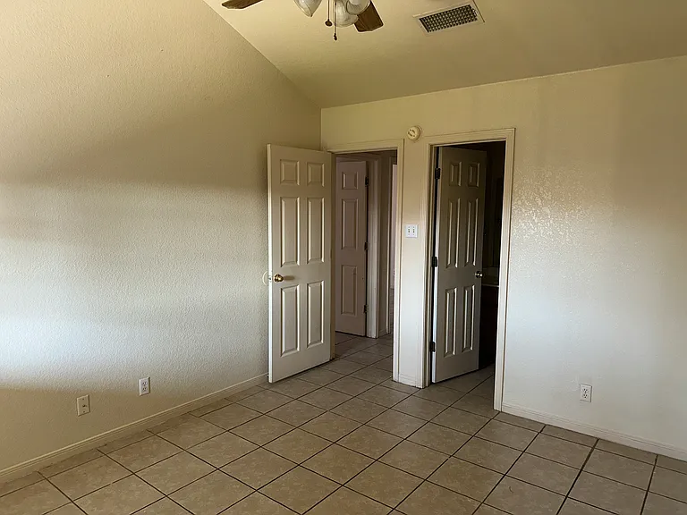 5112 Daybreak Dr — Photo 8