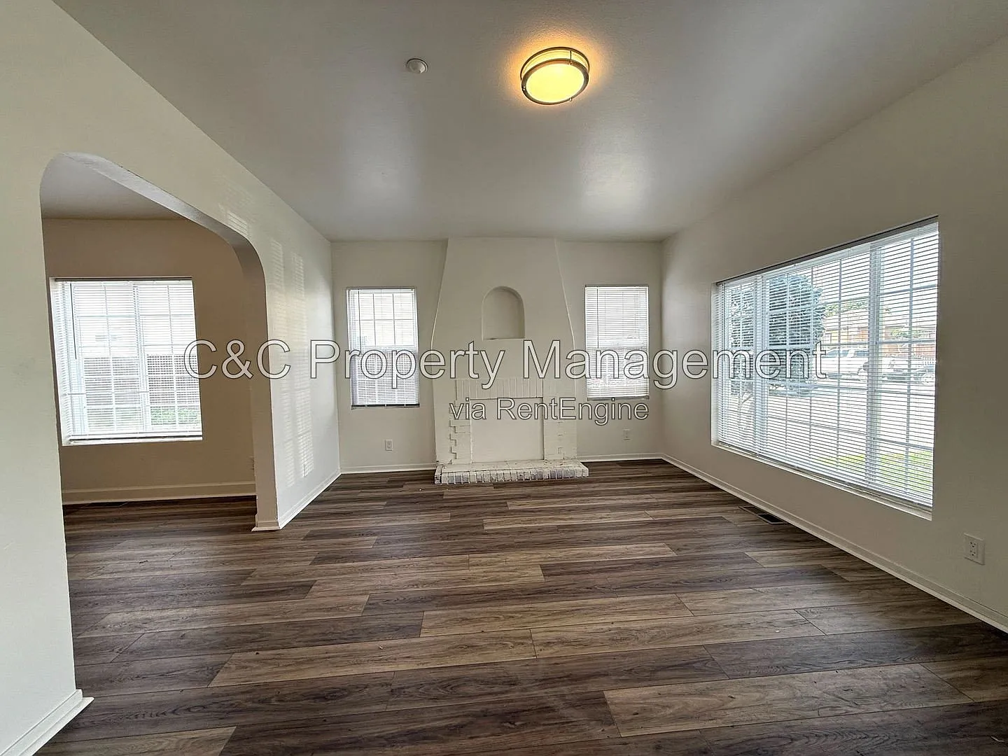5 bed, 2.0 bath, 1700 sqft, $4,635 — Photo 2