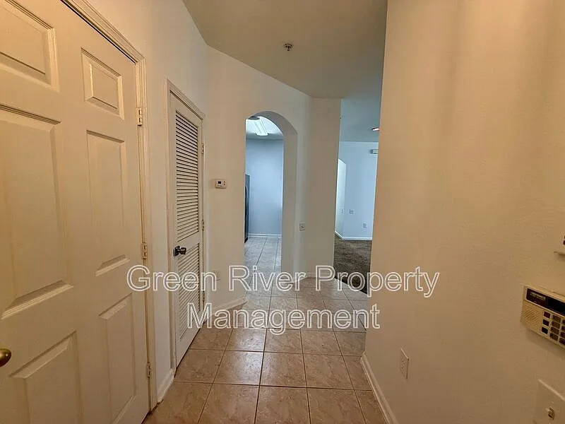 3 bed, 2.0 bath, 1408 sqft, $1,650 — Photo 2