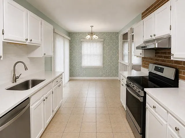 119 S Elroy Ave — Photo 3