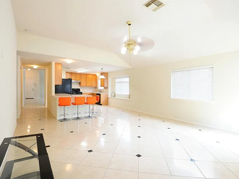 7023 Shaman Ln — Photo 4