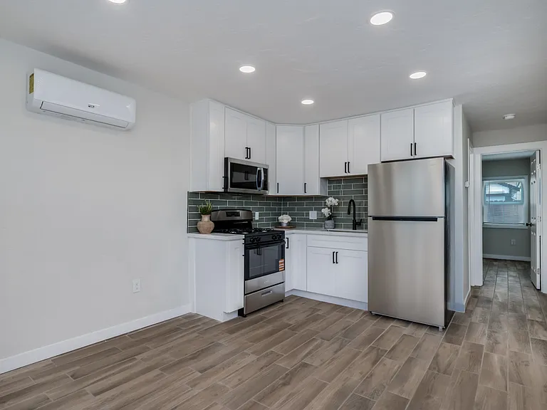 3847 41st St #3847 — Photo 5
