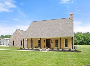 1049 Midway Rd, Slaughter, LA 70777