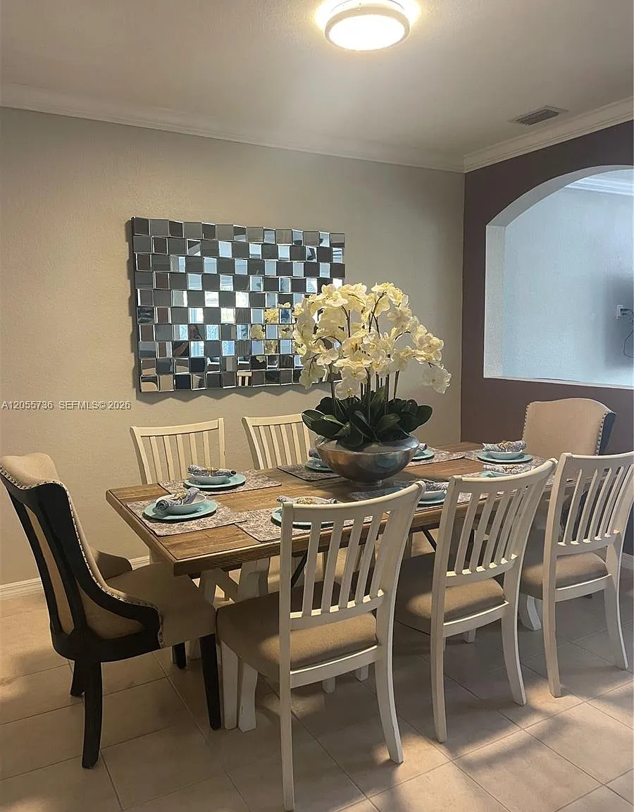 4 bed, 1793 sqft, $3,500 — Photo 2