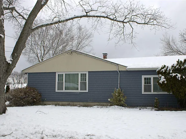 15 Washington Avenue, Centereach, NY 11720