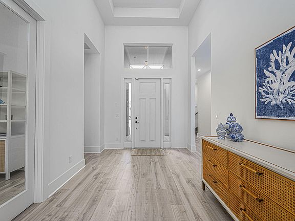5th image of 9210 SW Arco Way