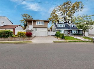 104 Doris Ave, Franklin Square, NY 11010