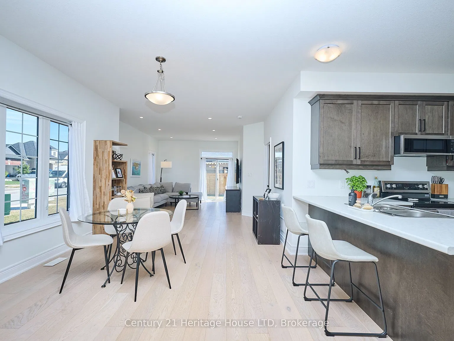 3 bed, $2,500 — Photo 3