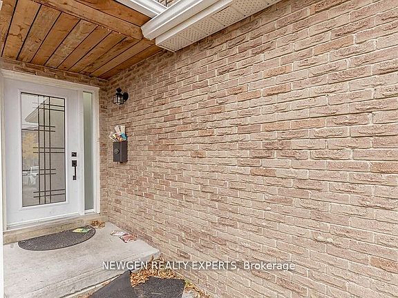 2nd image of 101 Banting Cres