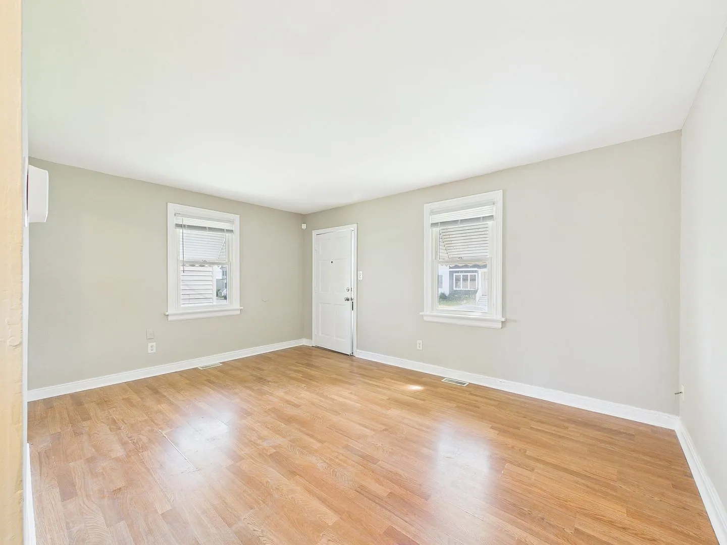 2 bed, 1.0 bath, 768 sqft, $1,595 — Photo 4