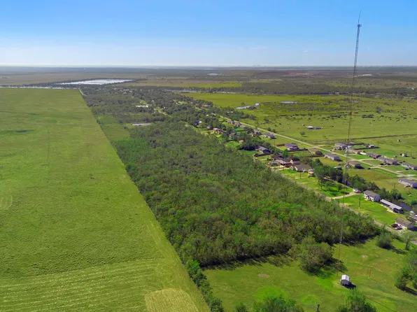 3 Sandpiper Rd #420, Angleton, TX 77515