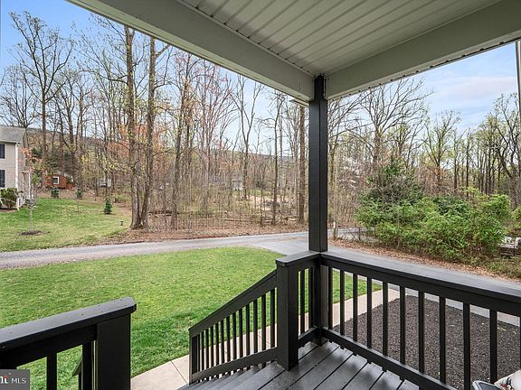 4th image of 227 Wild Rose Ln