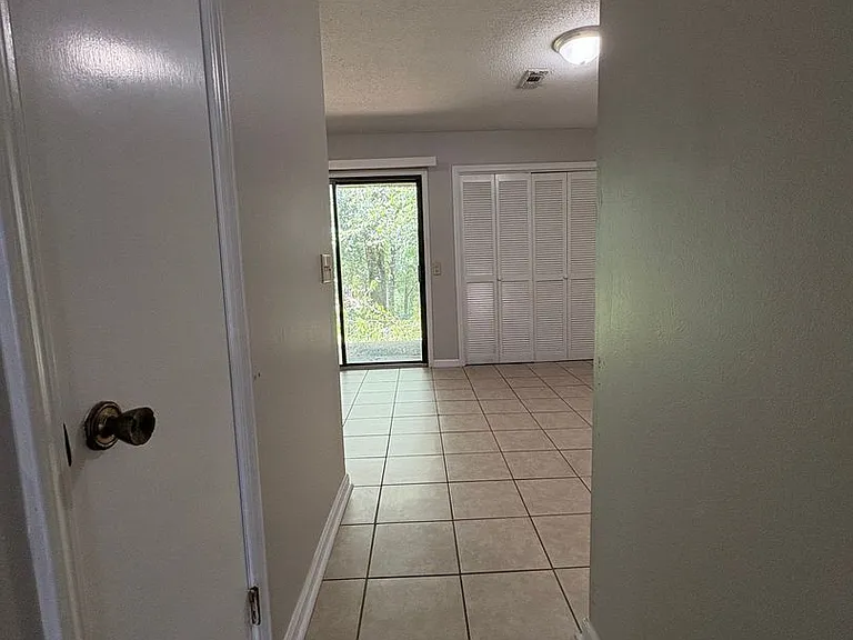 224 Edith Way — Photo 9