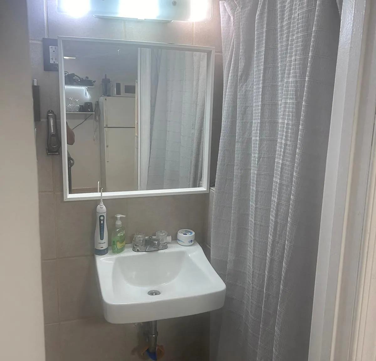 1 bed, 735 sqft, $1,400 — Photo 4