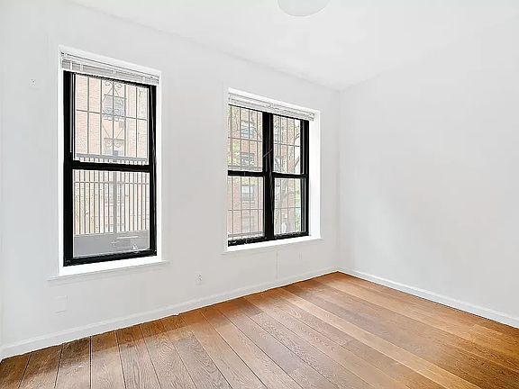 3rd image of 196 Elizabeth St APT 1