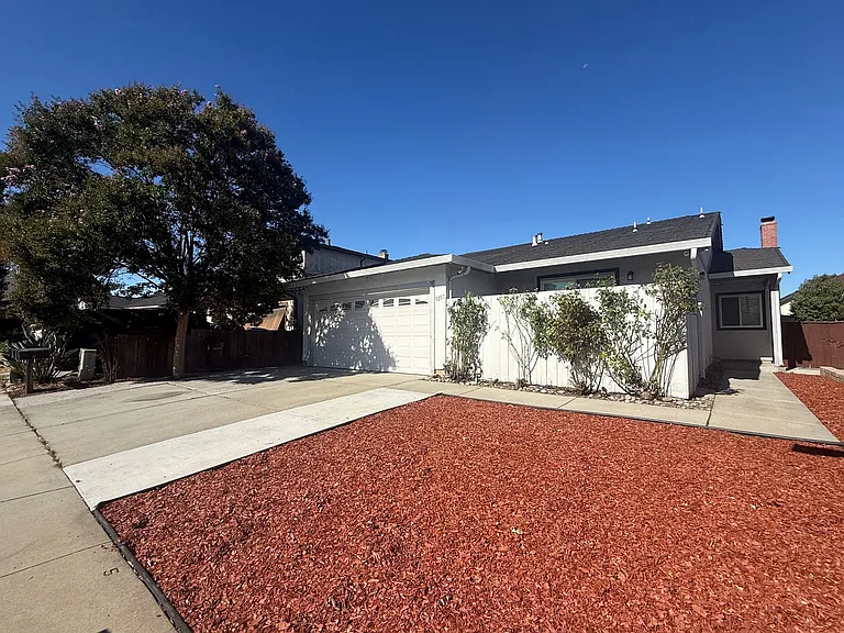 3257 Tenley Dr — Photo 1