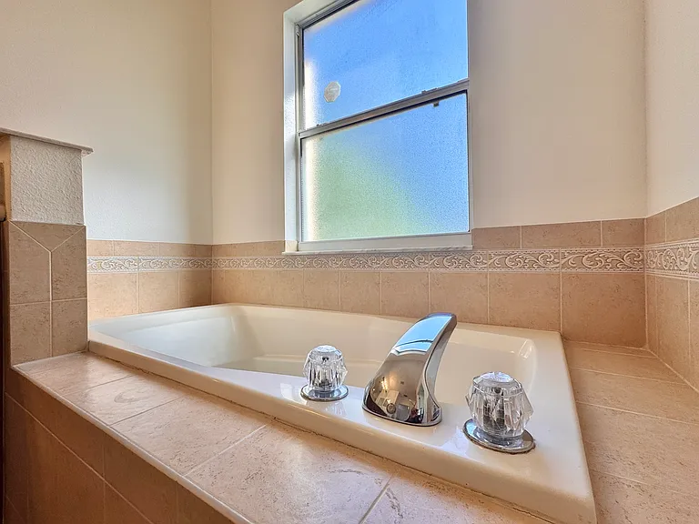 10650 Cypress Trail Dr — Photo 17