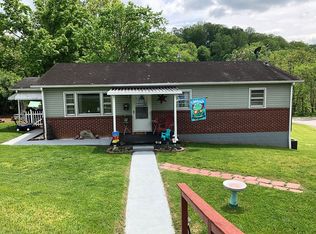 909 Walker St, Ronceverte, WV 24970