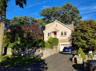 31 Grove St, Cos Cob, CT 06807