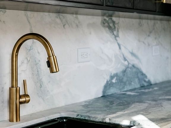 4th image of 67 Wall St APT 21D