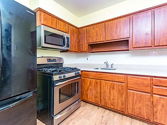 4th image of 2069 Homer Ave