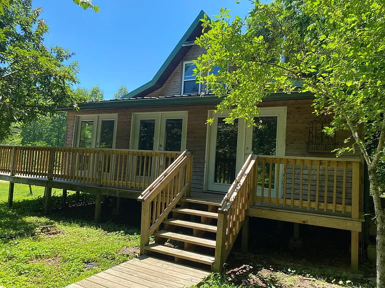 195 Emerald Dr #B — Photo 17