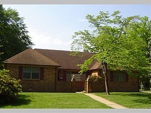 3rd image of 941 Etna Dr