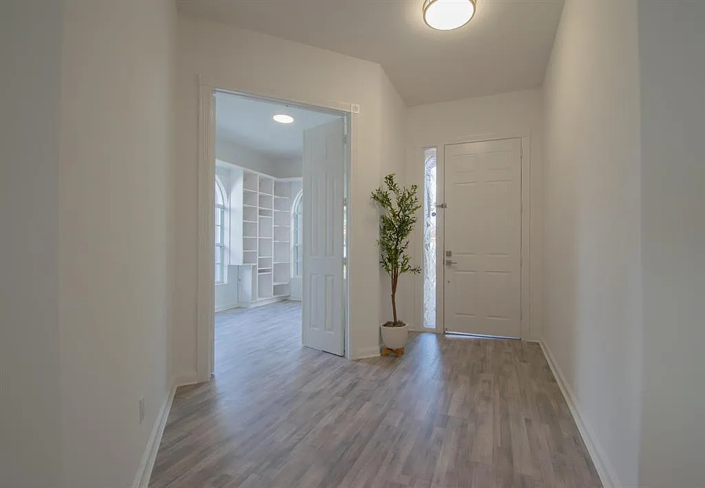 4 bed, 2.0 bath, 2084 sqft, $4,100 — Photo 4