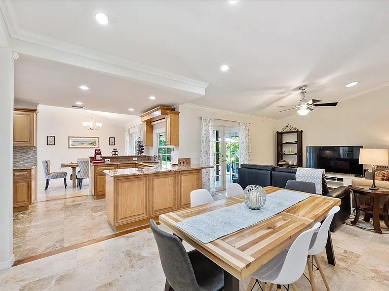 13889 Geranium Pl — Photo 12