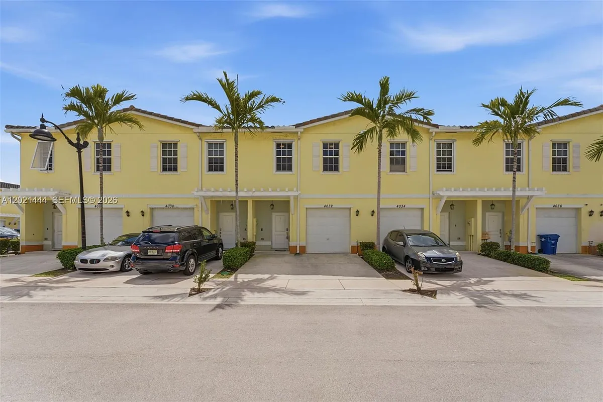 Building Photo - 4032 NW 11th St #4032