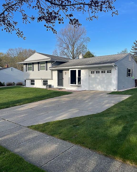 1st image of 7073 Middlebury Dr