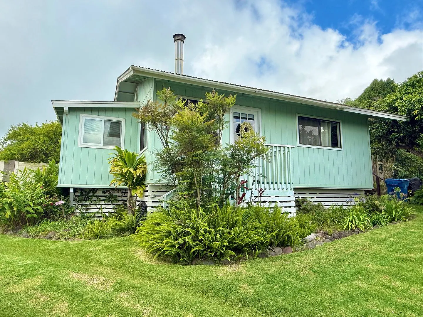 Partially Furnished 2-Bedroom / 1-Bathroom Cottage in Kula! — Photo 3