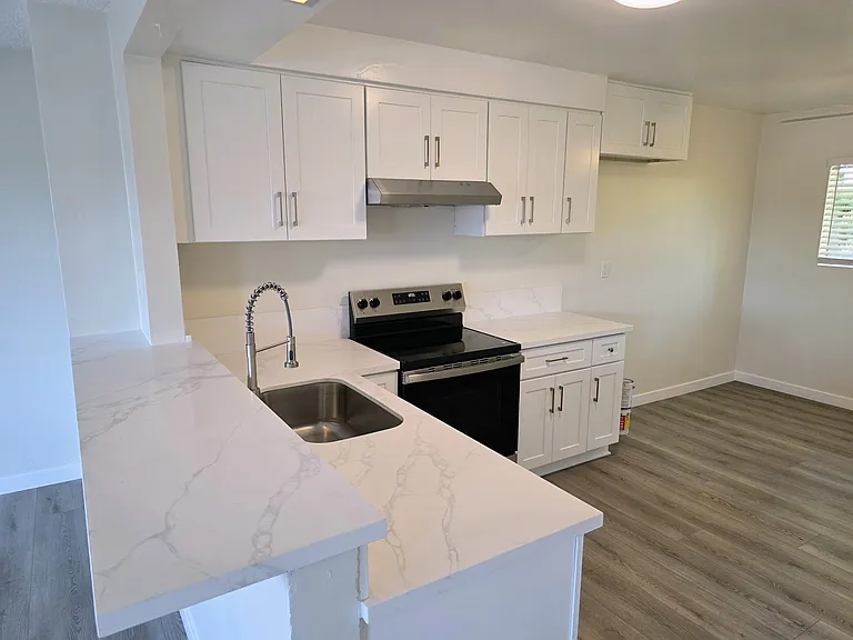 10714 La Reina Ave #4 — Photo 1