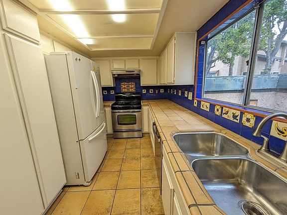 4th image of 310 Whispering Pine Ln