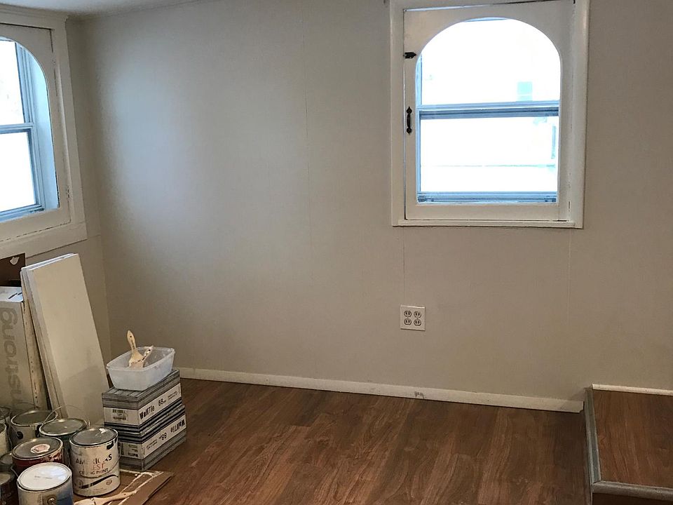 Dining room off of kitchen
